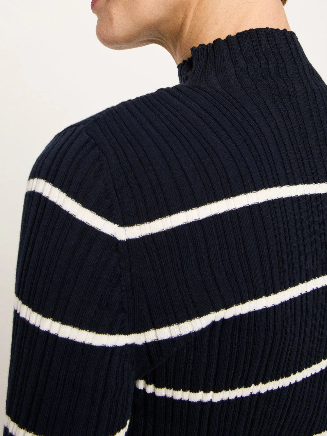 Rippenpullover